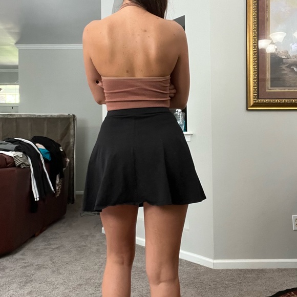 EUC Black High Waisted Flowy Mini Skirt Soft Material - Picture 2 of 3